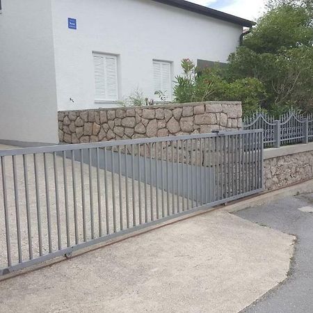 Apartman Zahira Karlobag Esterno foto